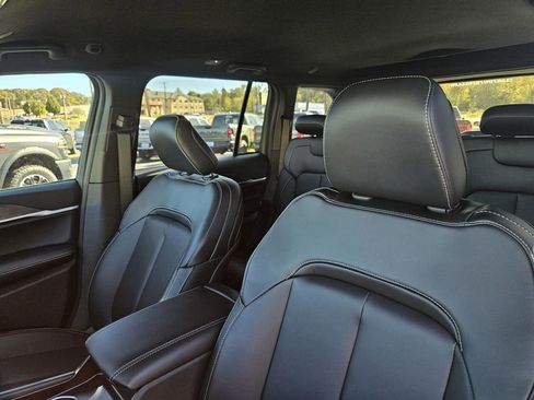 New 2025 Jeep Grand Cherokee Limited image 12