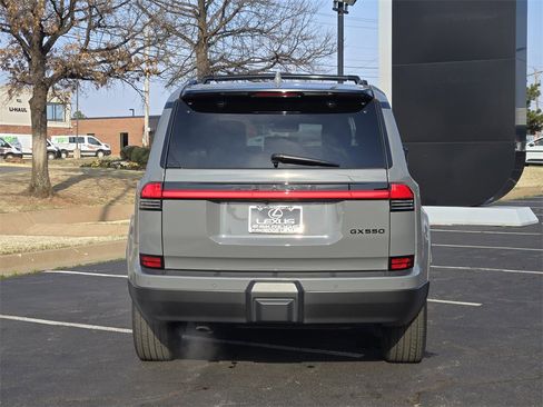 Used 2024 Lexus GX 550 w/ Cold Area Package image 6