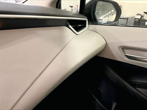 Used 2020 Toyota Corolla LE image 24