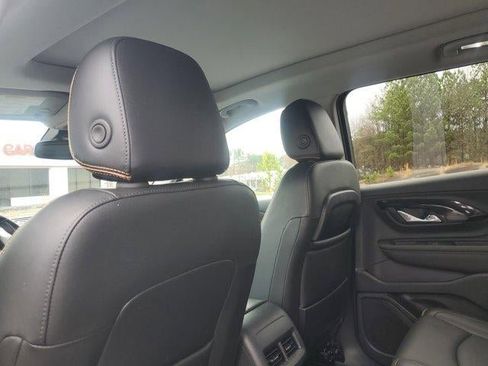 Used 2022 GMC Terrain AT4 image 9