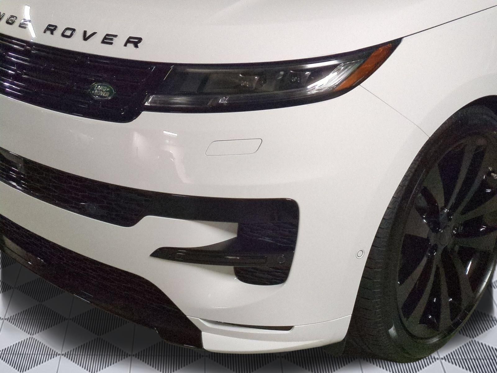 New 2026 Land Rover Range Rover Sport Dynamic SE AWD/4WD image 10