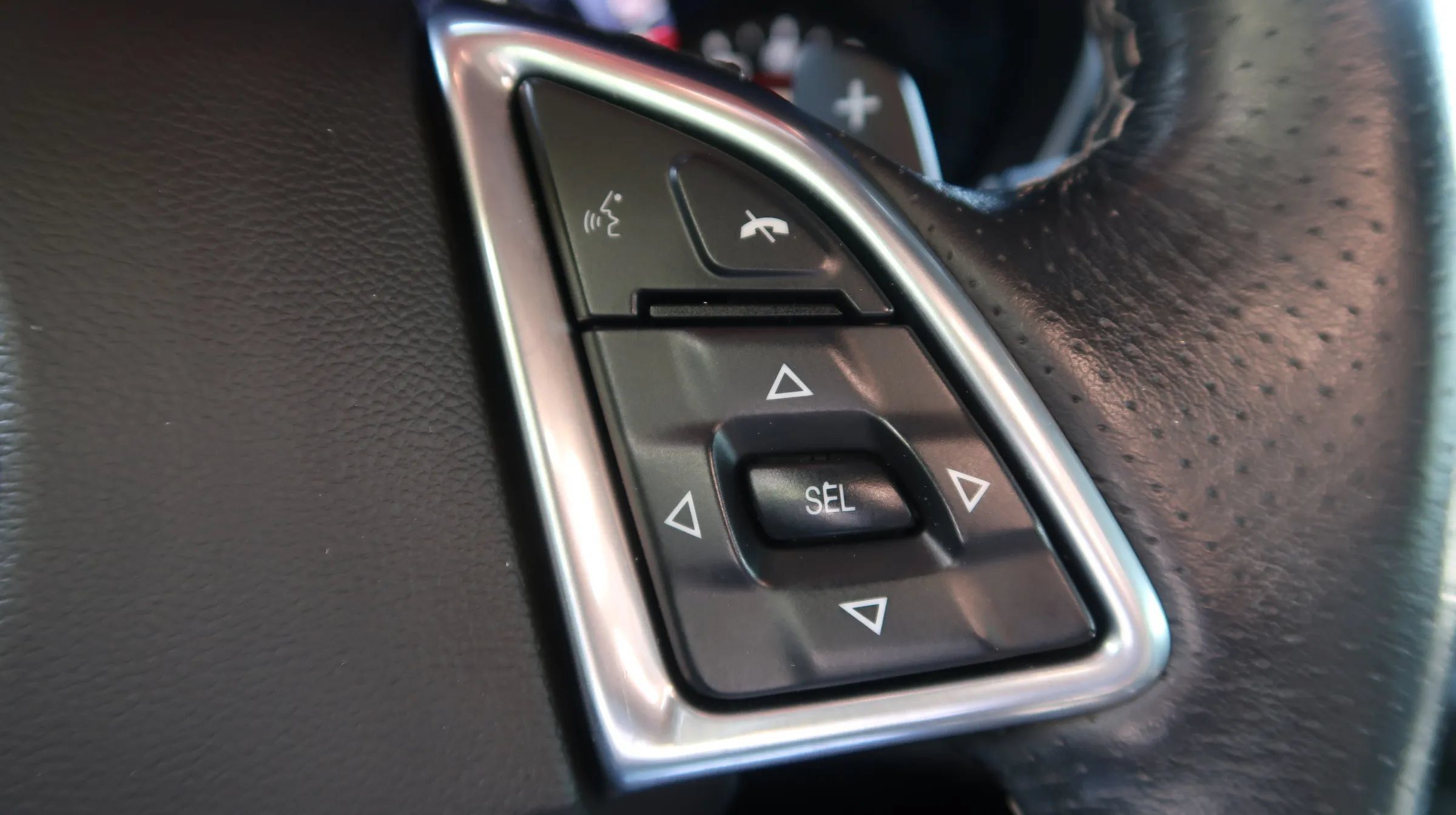 Used 2021 Chevrolet Camaro SS RWD image 37