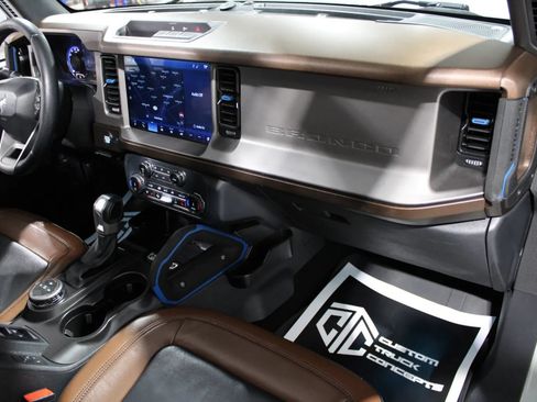 Used 2022 Ford Bronco Outer Banks AWD/4WD image 12