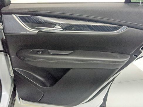 Used 2020 Cadillac XT6 Premium Luxury AWD/4WD image 29