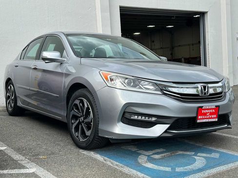 Used 2016 Honda Accord EX image 3