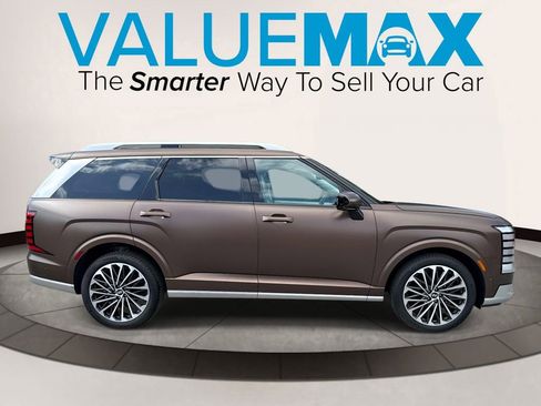 Used 2026 Hyundai Palisade Calligraphy FWD image 2