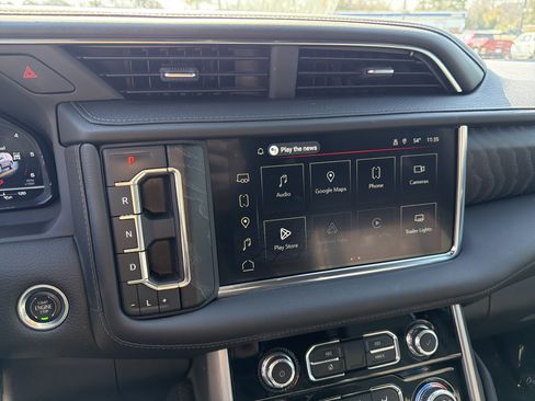 Used 2023 GMC Yukon Denali image 31