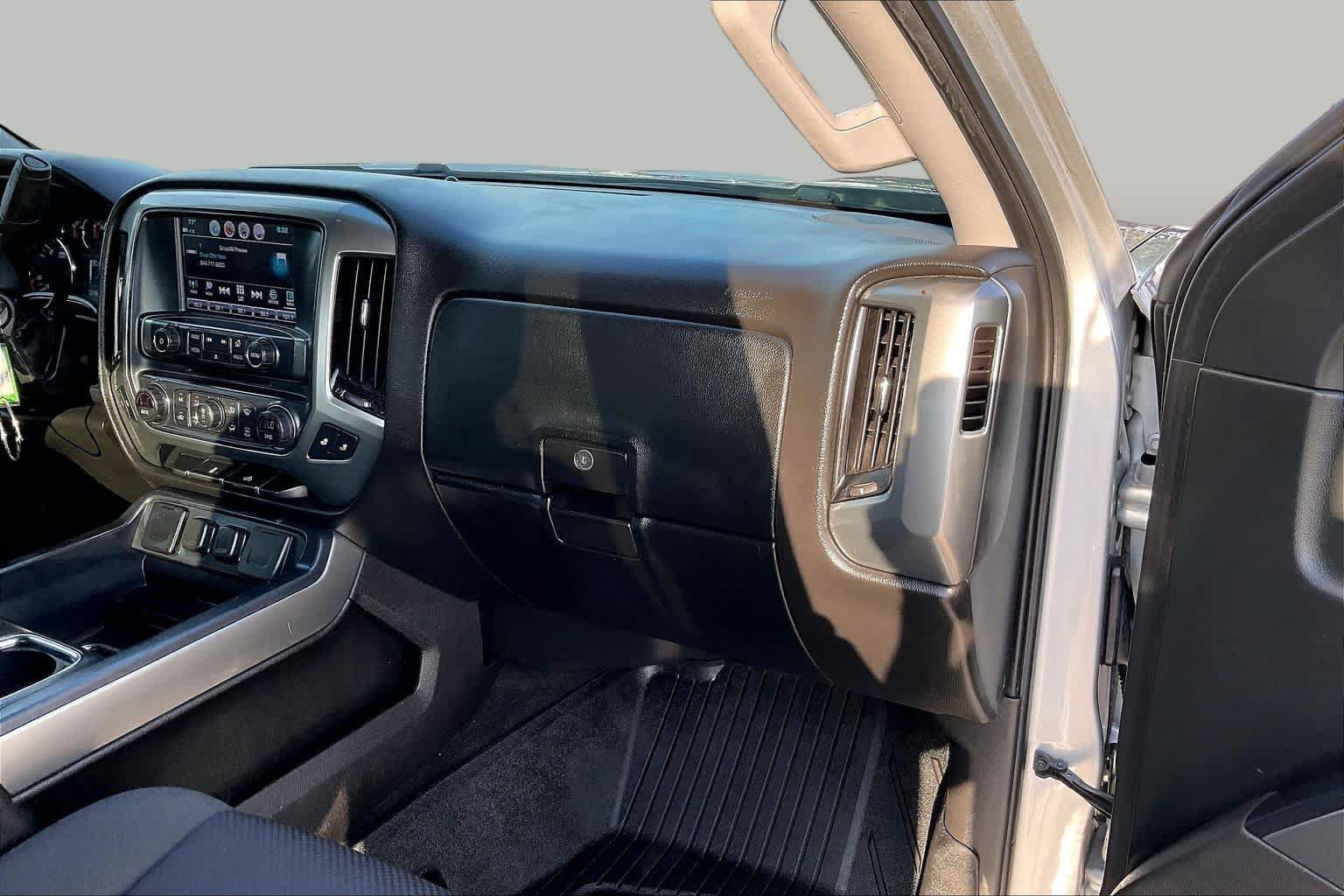 Used 2018 Chevrolet Silverado 1500 LT w/ Texas Edition RWD image 17
