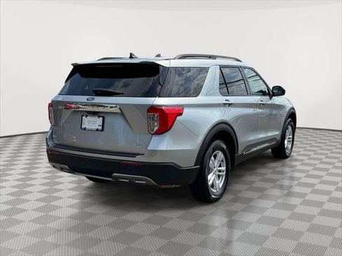 Certified 2023 Ford Explorer XLT w/ Equipment Group 202A AWD/4WD image 7