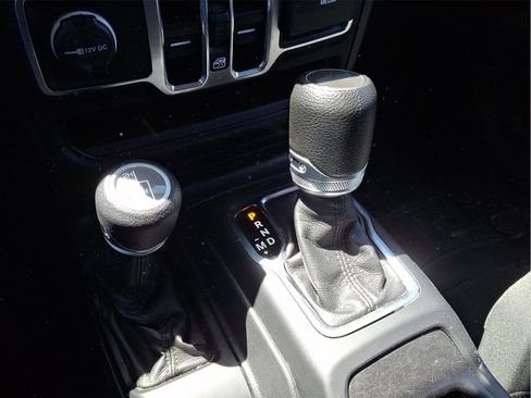 Used 2022 Jeep Wrangler Unlimited Sport AWD/4WD image 42