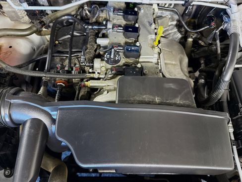 Used 2022 Chevrolet Colorado LT w/ Fleet Safety Package image 38