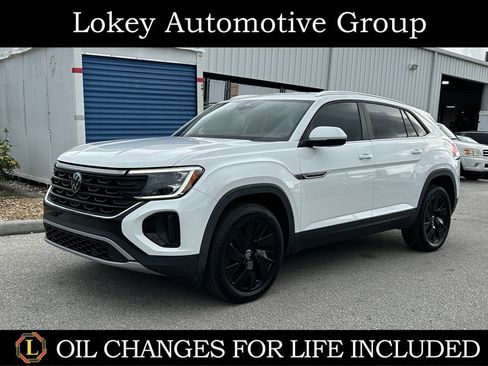 Used 2024 Volkswagen Atlas Cross Sport SE FWD image 1