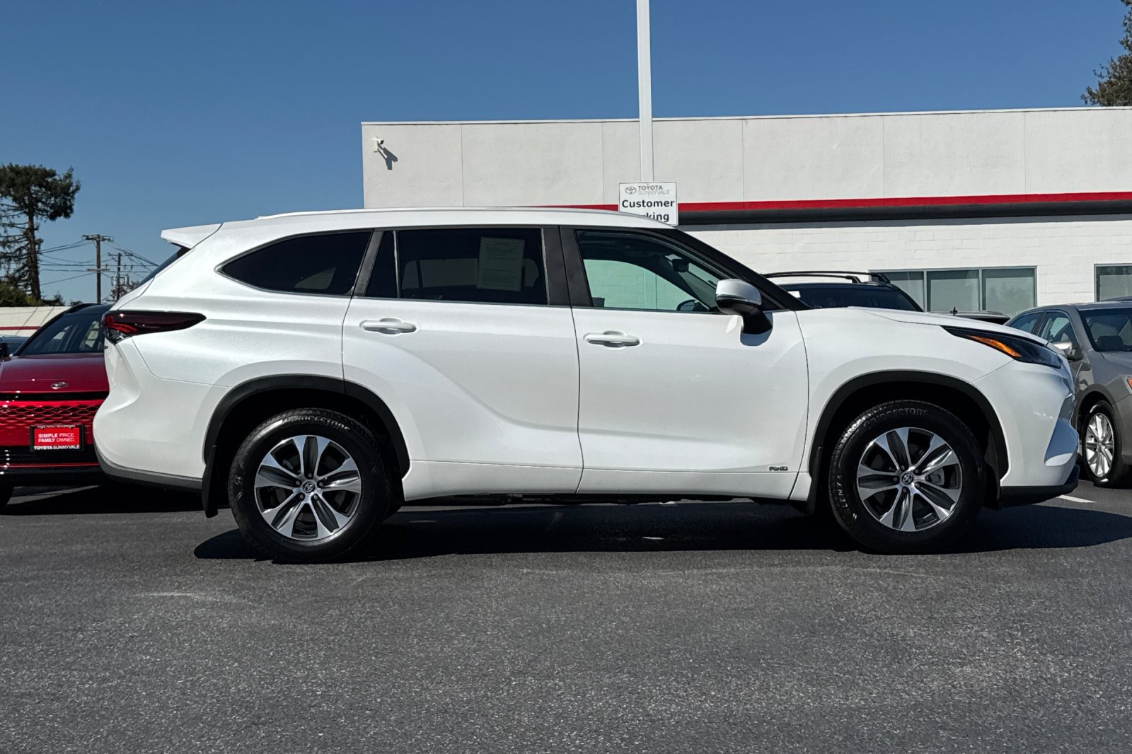 Certified 2026 Toyota Highlander XLE AWD/4WD image 8