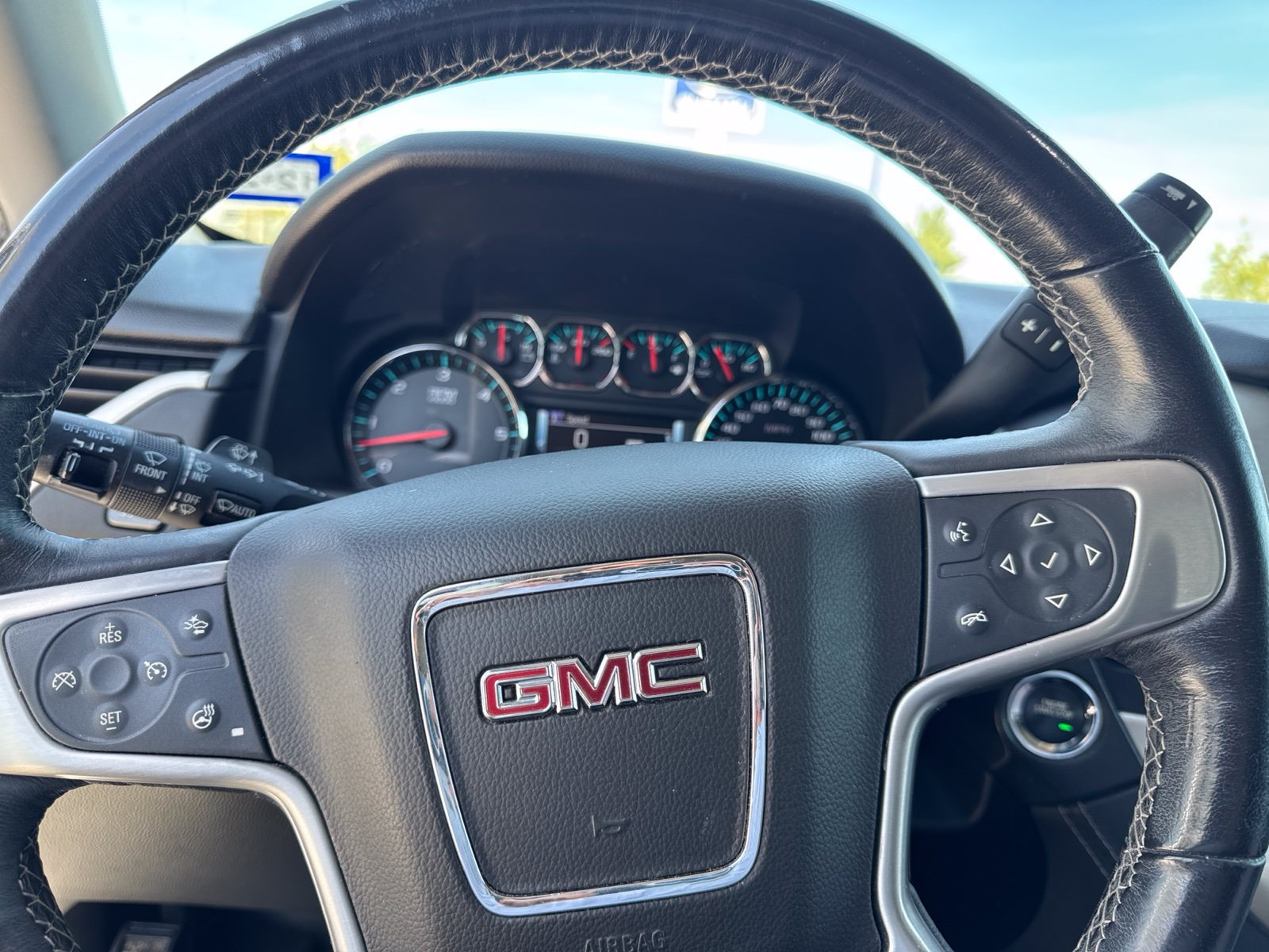 Used 2017 GMC Yukon SLT RWD image 12