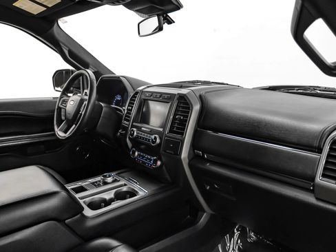 Used 2019 Ford Expedition XLT w/ Equipment Group 202A RWD image 9