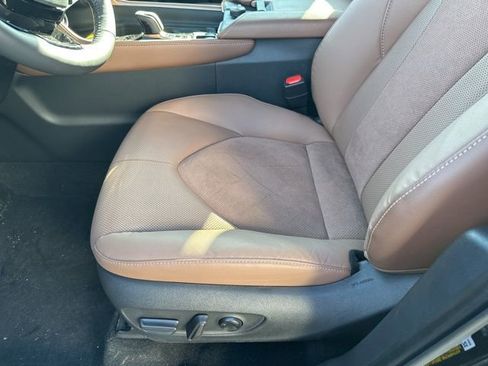 Used 2024 Toyota Grand Highlander MAX Platinum image 9