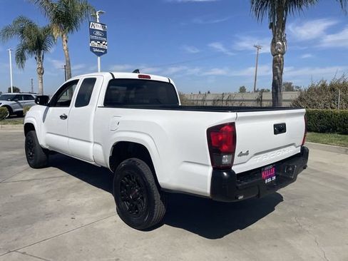 Used 2022 Toyota Tacoma SR AWD/4WD image 6