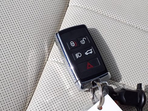 Used 2023 Land Rover Range Rover SE AWD/4WD image 25