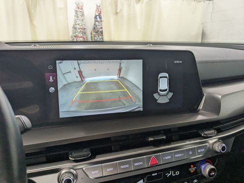 Used 2025 Kia Telluride S AWD/4WD image 16