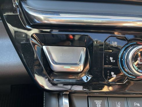 New 2026 GMC Sierra 3500 Denali Ultimate AWD/4WD image 17
