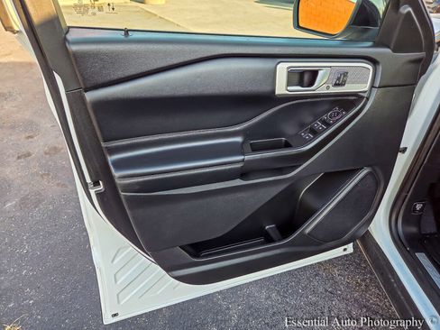 Used 2020 Ford Explorer Limited image 29