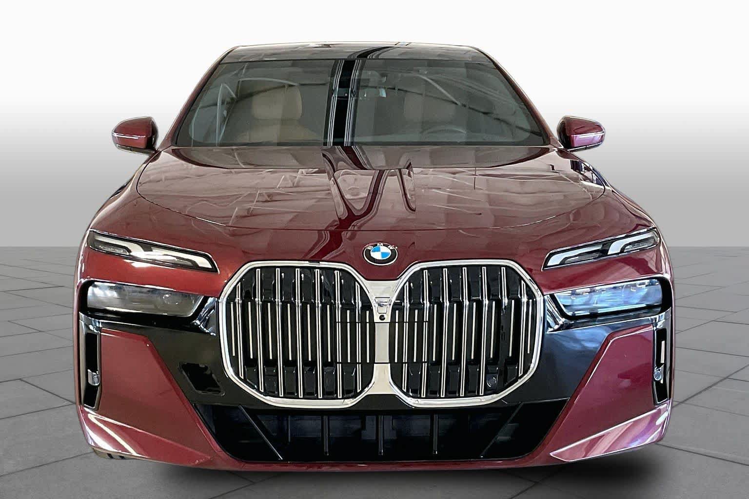 Used 2023 BMW 740i RWD image 3