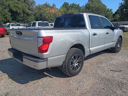 Used 2021 Nissan Titan SV RWD image 5