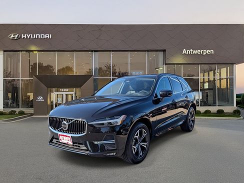 Used 2022 Volvo XC60 B5 Momentum AWD/4WD image 7