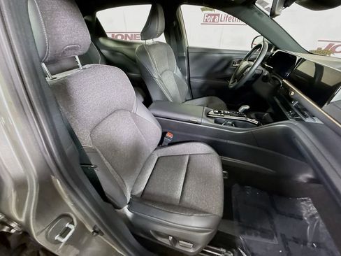 Certified 2024 Toyota Crown AWD/4WD image 31