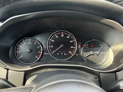 Used 2025 Nissan Versa SV FWD image 40