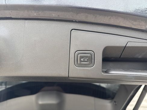 Used 2022 Cadillac XT4 Sport image 9