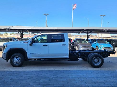 New 2026 GMC Sierra 3500 Pro w/ Convenience Package image 6