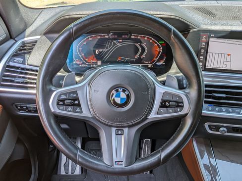 Used 2021 BMW X5 xDrive40i w/ M Sport Package AWD/4WD image 17