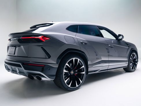 Used 2021 Lamborghini Urus image 24