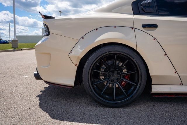 Used 2016 Dodge Charger SRT Hellcat w/ Harman/Kardon Audio Group RWD image 10