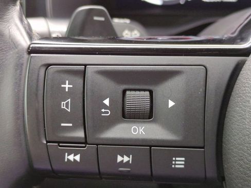 Used 2024 Nissan Pathfinder Platinum image 28