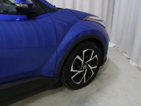 Used 2021 Toyota C-HR XLE FWD image 28