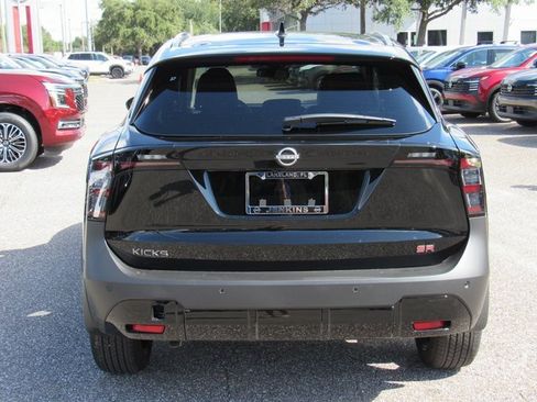 New 2026 Nissan Kicks SR image 4