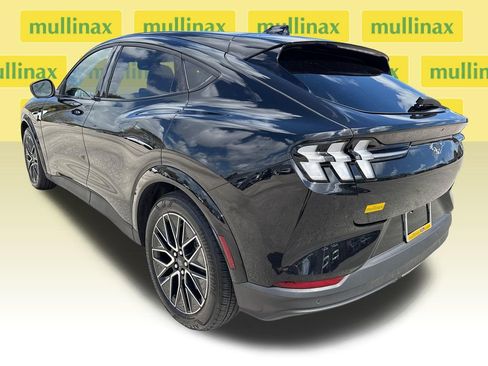 Certified 2025 Ford Mustang Mach-E Premium image 9