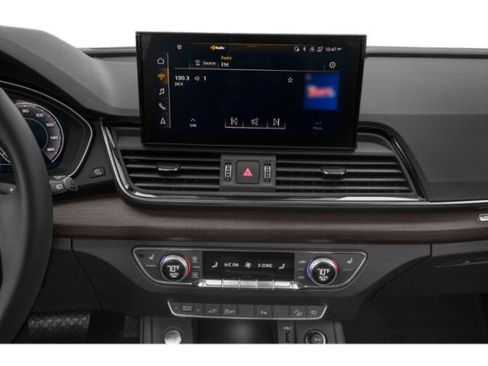 Used 2025 Audi Q5 e Premium Plus w/ Premium Plus Package AWD/4WD image 10