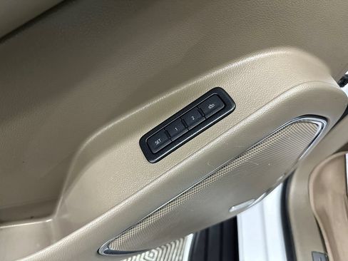 Used 2020 Chevrolet Suburban Premier AWD/4WD image 12
