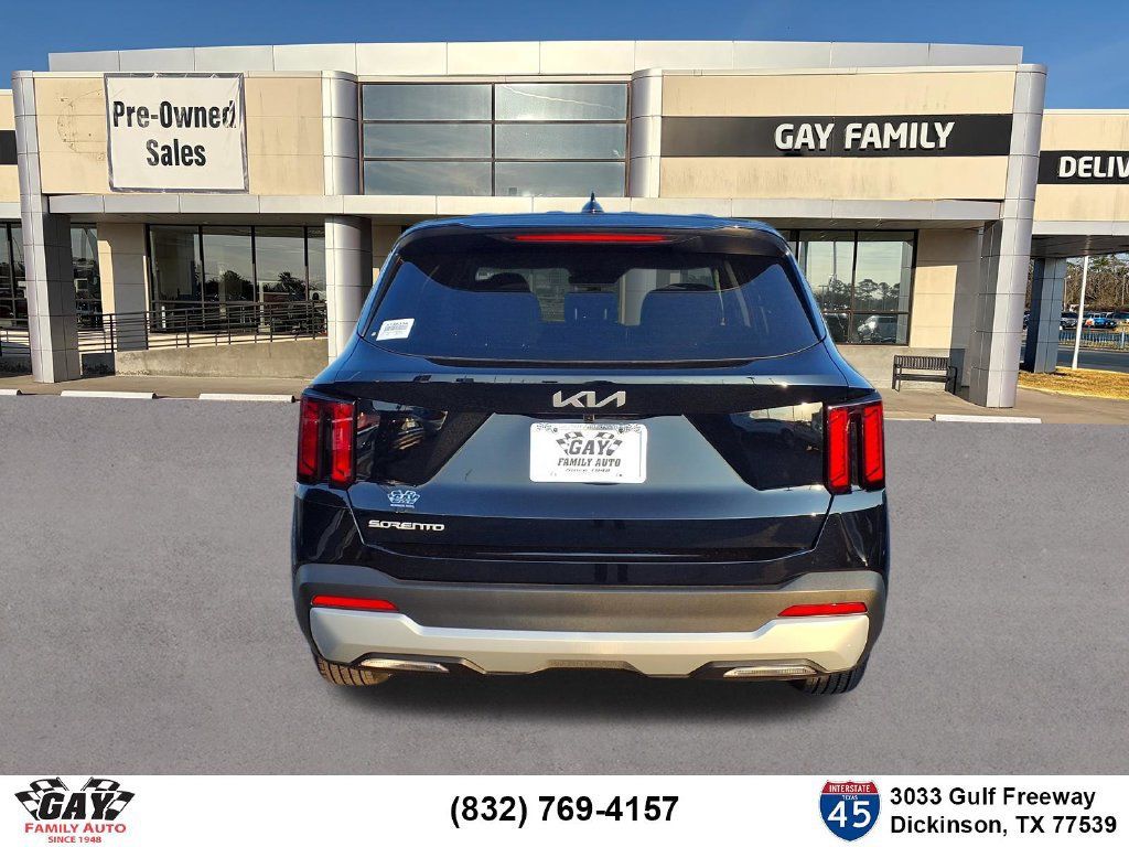 Used 2026 Kia Sorento LX FWD image 19
