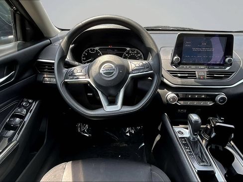 Used 2021 Nissan Altima 2.5 SV FWD image 8