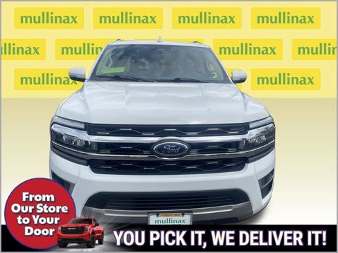 Used 2024 Ford Expedition Max Limited AWD/4WD image 2