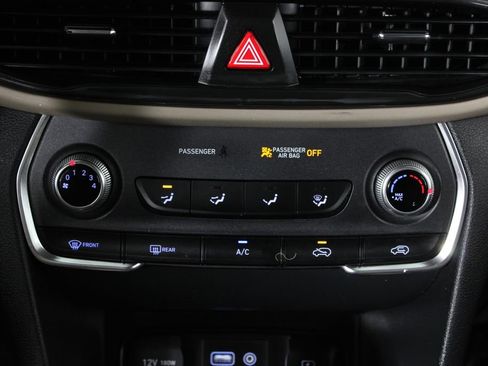 Used 2020 Hyundai Santa Fe SE image 19