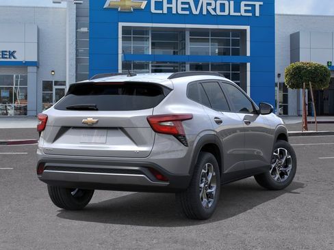 New 2026 Chevrolet Trax LT w/ Driver Confidence Package FWD image 4