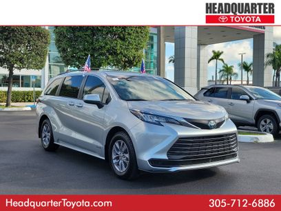 Used 2021 Toyota Sienna LE