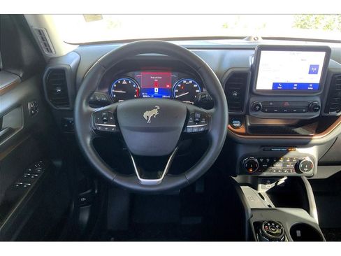 Used 2024 Ford Bronco Sport Outer Banks w/ Tech Package image 6