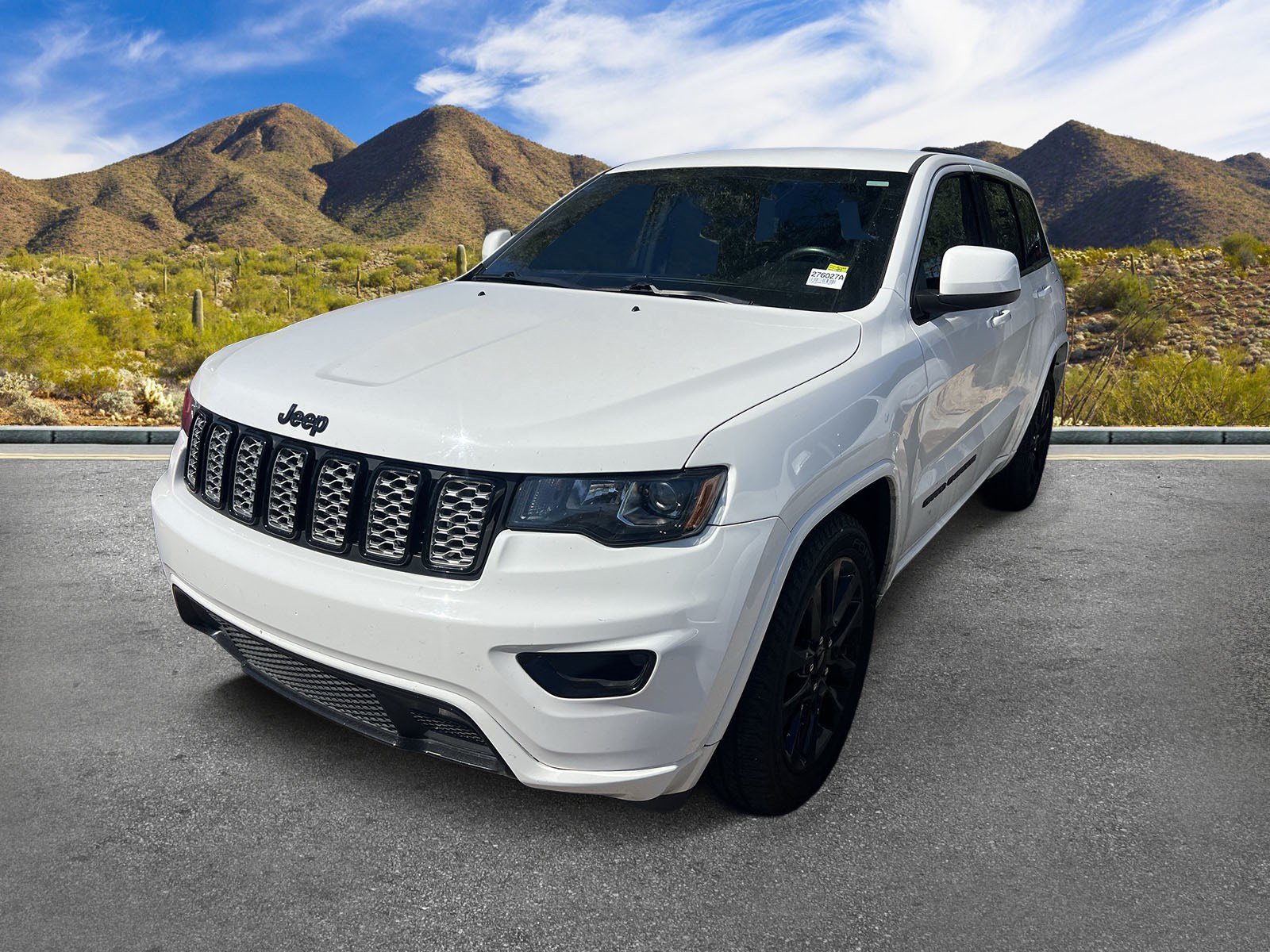Used 2018 Jeep Grand Cherokee Altitude RWD image 2