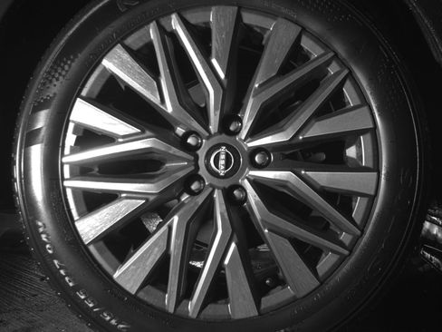 Used 2025 Nissan Altima 2.5 SV FWD image 15